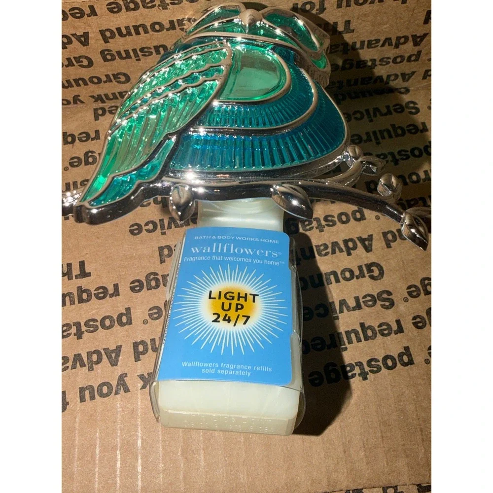 Bath and Body Works Wallflowers Owl Plug In Light Up 24/7 Teal Green Silver